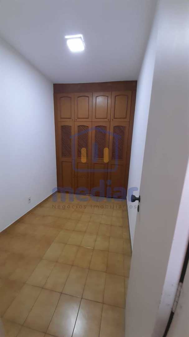 Dependência de Empregada - 21