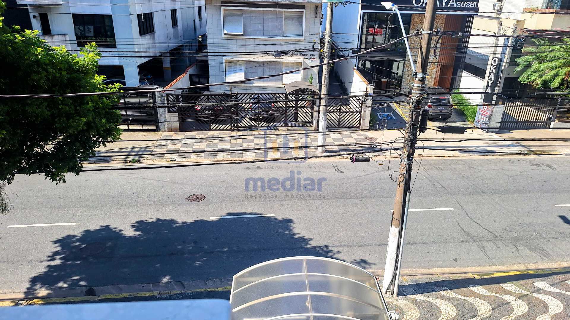 Vista frontal da rua - 21