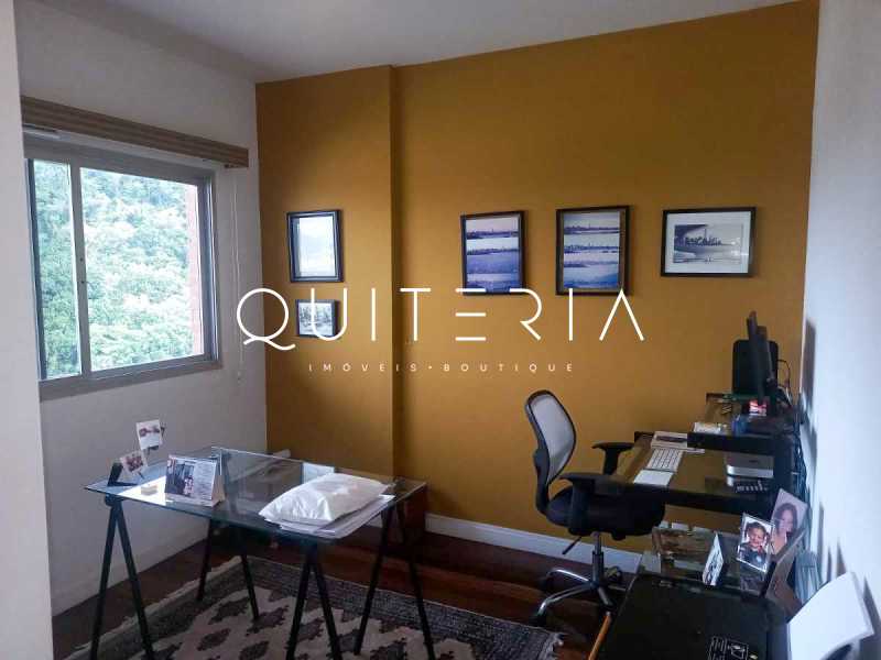 2230_G1696943152 - 5