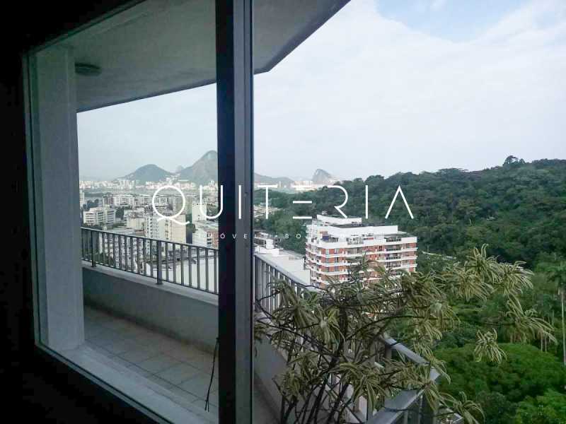 2230_G1696943155 - 6