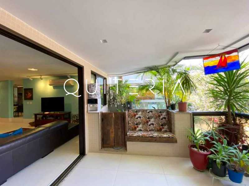 2250_G1697477037 - 2