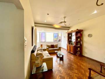 Ótima localização - Excelente apartamento em localização privilegiada, próximo ao Metrô e comércio da região. São três quartos, suíte, vaga na escritura, área de lazer e portaria 24h. - MQAP30879
