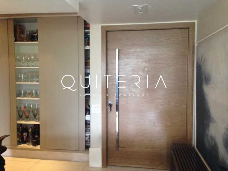 2686_G1704900732 - 5