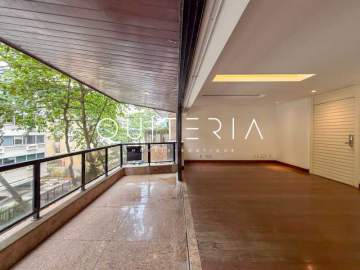 Apartamento à venda na quadra da praia do Leblon, em condomínio de luxo, com 192 m², 4 quartos, sendo 2 suítes, 3 vagas - MQAP31670