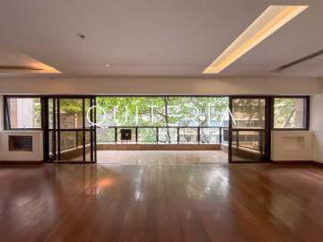 Excelente apartamento na quadra da praia do Leblon com vista mar - MQAP40603