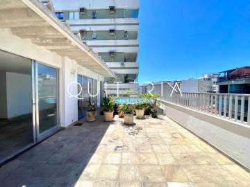 Espetacular - Excelente cobertura duplex com vista espetacular para o Dois irmãos e Pedra da gávea e parcial mar. São cinco quartos, sendo quatro suítes, terraço com piscina, três vagas e portaria 24h. - MQCO50059