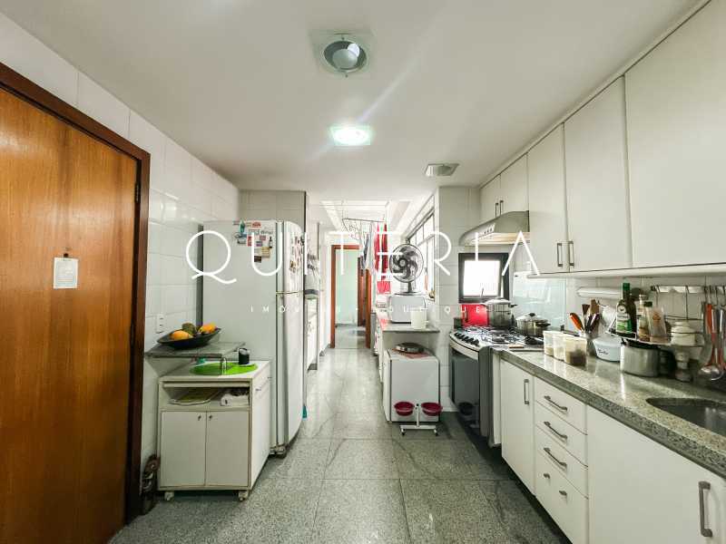 LICO30246-87 - 21