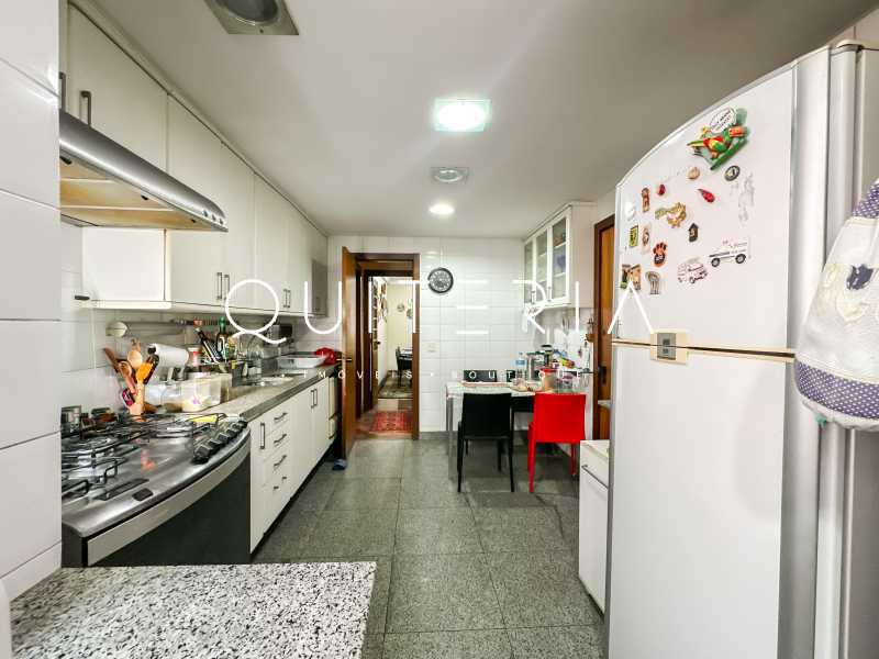 LICO30246-88 - 22