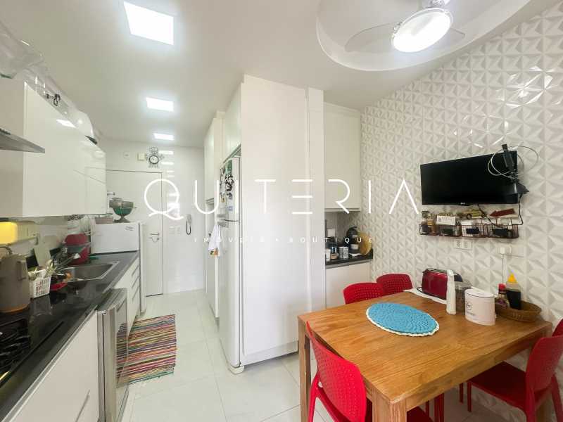 LICO30246-48 - 12