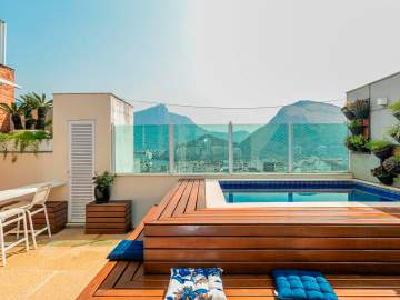 Fantástico - Cobertura duplex totalmente reformada por arquiteto com linda vista para o Cristo, Lagoa e Mar. - MQCO30253