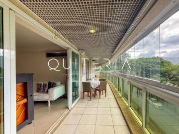 Espetacular - Excelente apartamento totalmente reformado, com vista espetacular para Lagoa, Cristo Redentor e Dois Irmãos. São três quartos, suíte, varanda, duas vagas, infraestrutura e portaria 24h. - MQAP31353