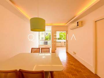 Espetacular - Excelente apartamento totalmente reformado, em localização privilegiada e com vista para copa das árvores. São três quartos, suíte, vaga e portaria 24h. - MQAP31365