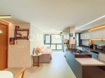 Espetacular - Excelente apartamento totalmente reformado e decorado, com vista para o Cristo Redentor. São dois quartos, suíte, varanda gourmet, infra e portaria 24h. - MQAP20392