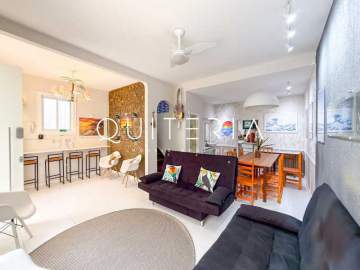 Espetacular - Excelente casa duplex totalmente reformada e decorada em Vila privada, próximo as praias e Metrô. São três quartos, vaga e possibilidade de mais um pavimento. - MQCV30005