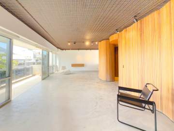 Espetacular - Cobertura duplex totalmente reformada com projeto renomado em excelente localização. - MQCO30263