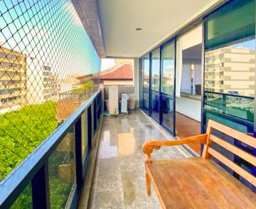 Ótima localização - Apartamento com Varanda e Vista Panorâmica para Venda no Leblon Rua General Artigas com 233m² 4 Quartos 4 Vagas - MQAP40787