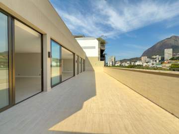 Espetacular - Cobertura de Luxo Linear Reformada no Leblon com 460m² 4 Suítes 2 Vagas Portaria 24hs - MQCO40258