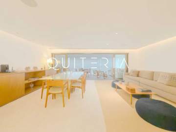 Espetacular apartamento reformado na quadra da praia Leblon - MQAP31547