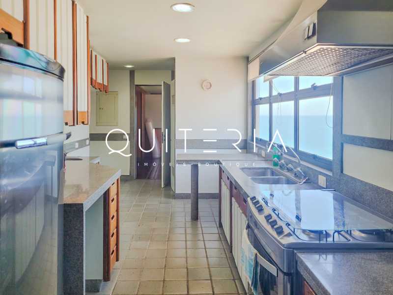 VIEIRA SOUTO 3 QUARTOS 2 SUÍTE - 23