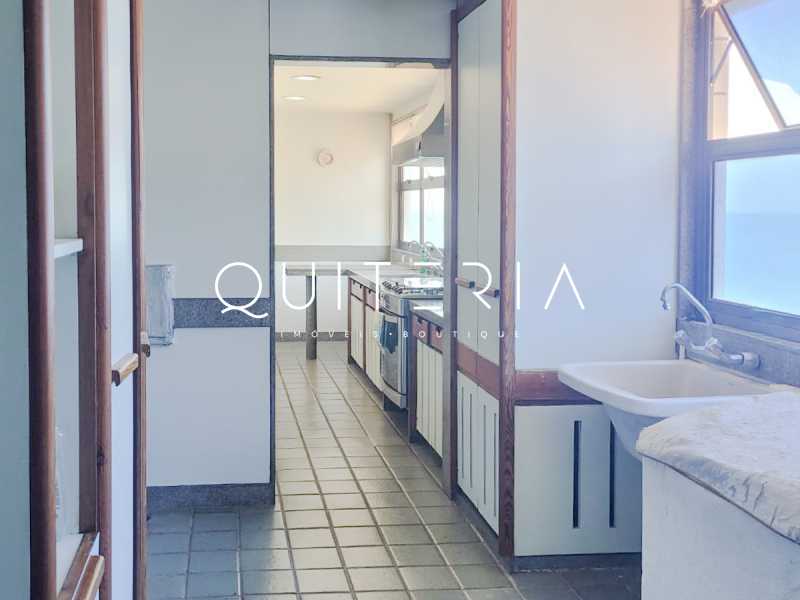 VIEIRA SOUTO 3 QUARTOS 2 SUÍTE - 24