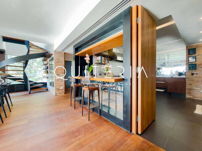 Conheça cobertura venda lagoa do imóvel - Cobertura duplex à venda totalmente reformada Sacopã Lagoa Fonte da Saudade original 3 quartos atual 2 suítes piscina sauna espaço gourmet 3 vagas - MQCO30309 - 16 cobertura venda lagoa - 16