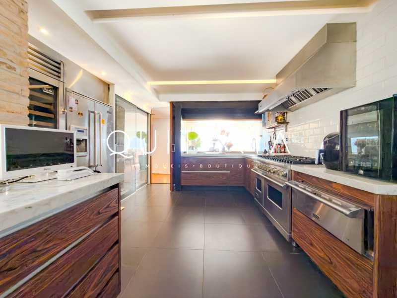 Conheça cobertura venda lagoa do imóvel - Cobertura duplex à venda totalmente reformada Sacopã Lagoa Fonte da Saudade original 3 quartos atual 2 suítes piscina sauna espaço gourmet 3 vagas - MQCO30309 - 27 cobertura venda lagoa - 27