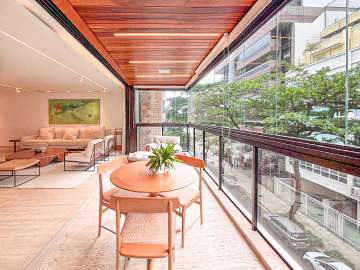 Apartamento à venda no Leblon reformado quadra da praia - MQAP31618