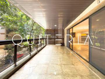 Apartamento à venda no Leblon com 216m², original 4 quartos, hoje com 3 suítes, 3 vagas, em prédio de luxo com piscina - MQAP40916