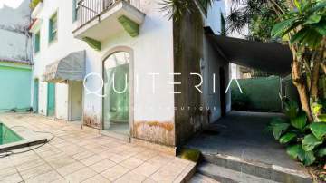 Espetacular - Venha conhecer o lar dos seus sonhos no Jardim Botânico! Apresentamos uma triplex, com um incrível quintal, piscina e um espaço amplo e arejado que irão encantar você e sua família! - MQCA30007