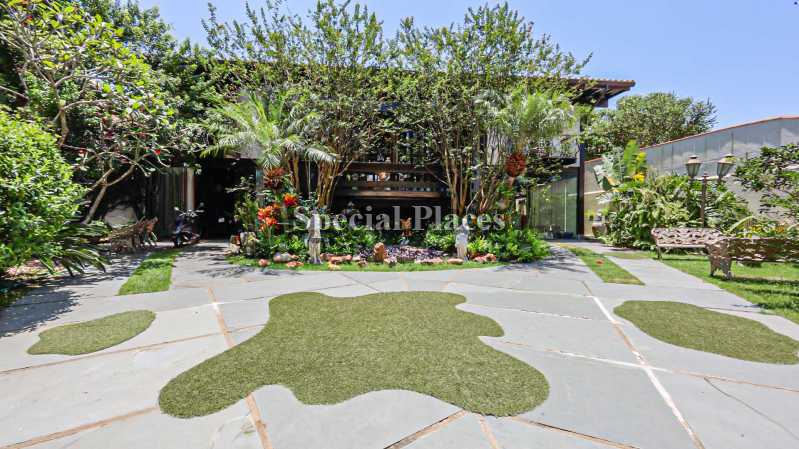 FACHADA FRONTAL - 7