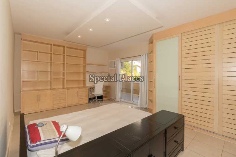 SUITE - 25