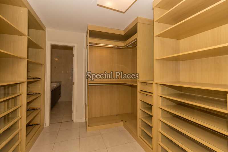 CLOSET SUITE  - 24