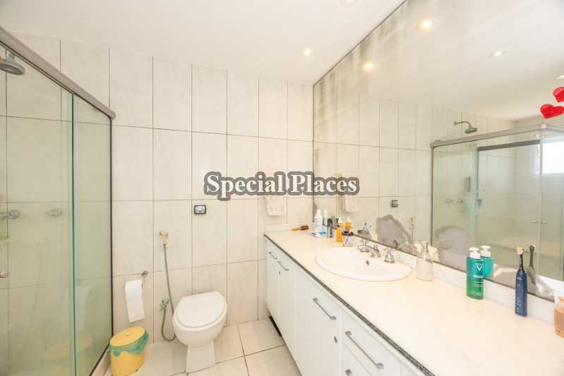 BANHEIRO SUÍTE - 22