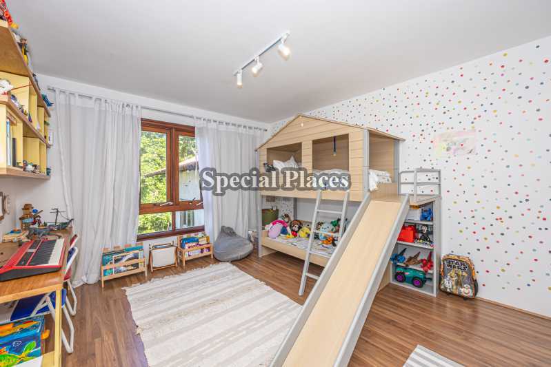 QUARTO - 23
