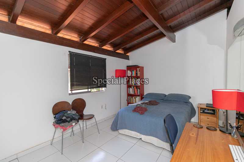 QUARTO  - 27