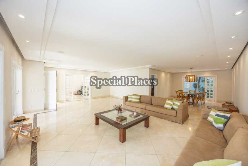 SALA MULTIAMBIENTE - 9