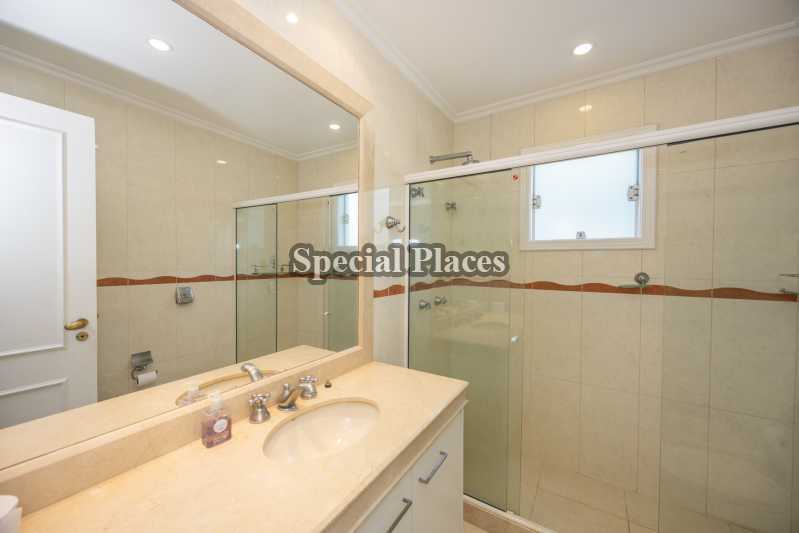 BANHEIRO SUÍTE - 18