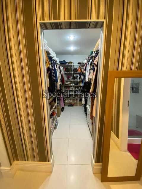 CLOSET  - 29