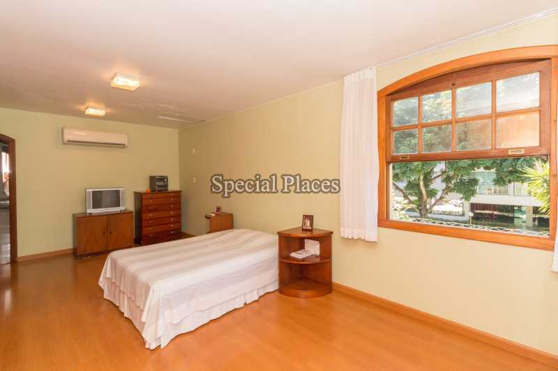 SUITE  - 26