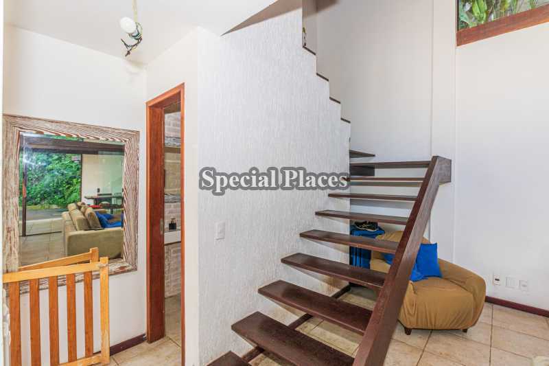 HALL DAS ESCADAS - 13