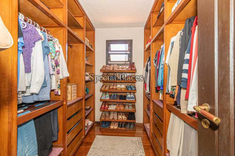 CLOSET - 21