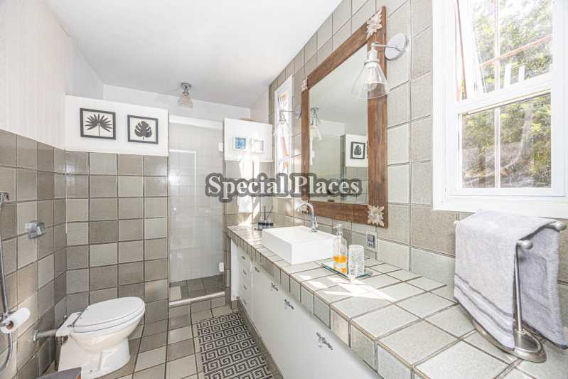 BANHEIRO SUÍTE TERREA - 14