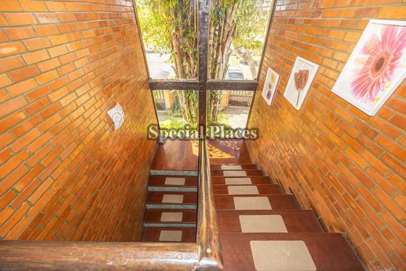 HALL DAS ESCADAS - 18