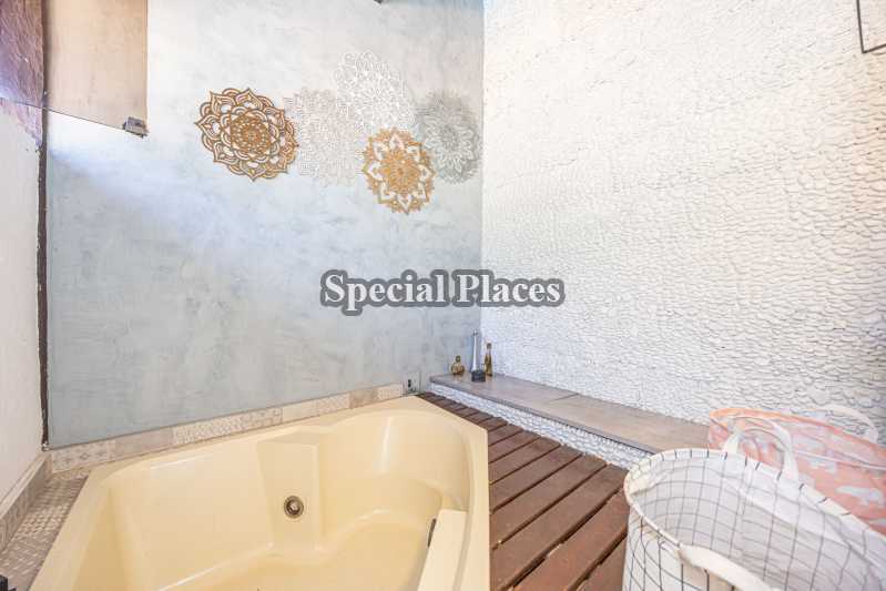 BANHEIRO SUÍTE MASTER - 26