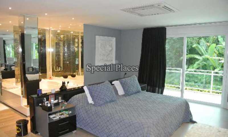 SUITE  - 9