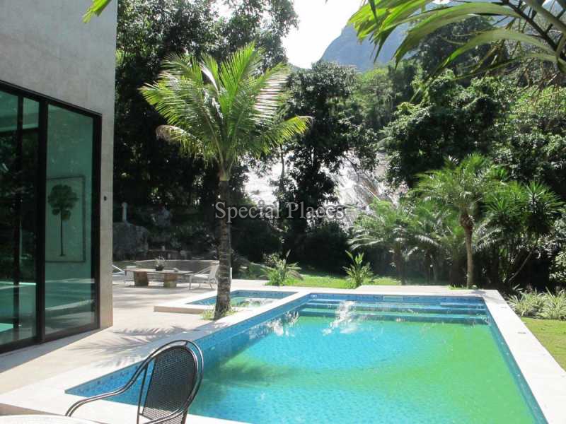 PISCINA - 2