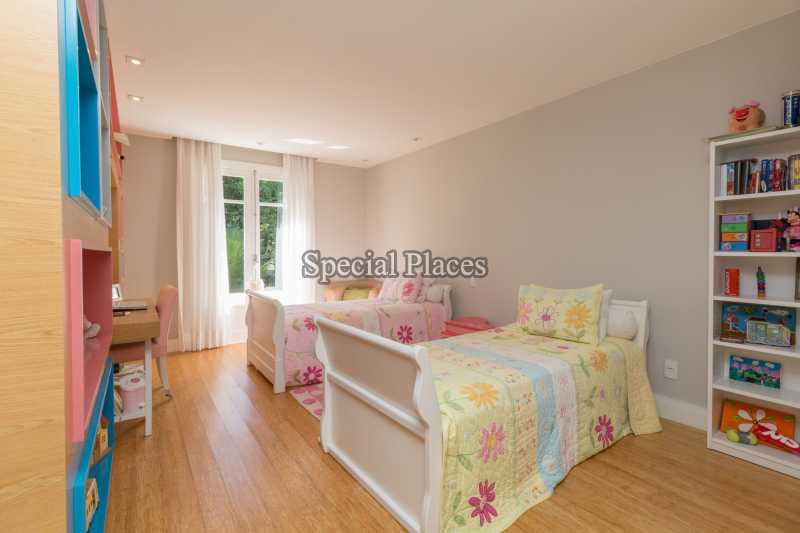 SUITE - 23