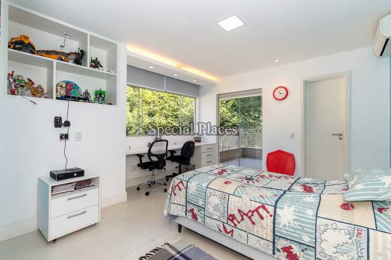 SUITE  - 23