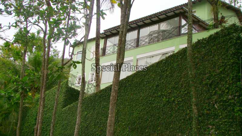 FACHADA - 2