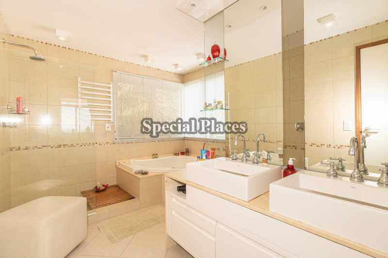 SALA DE BANHO SUÍTE MASTER - 25